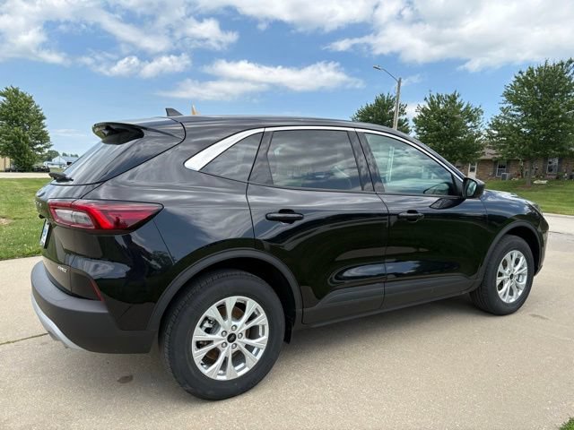 Certified 2024 Ford Escape Active AWD/4WD image 4