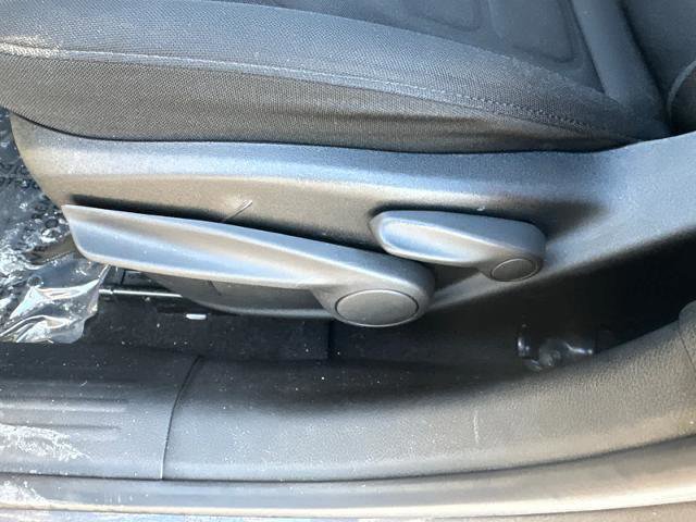 Used 2020 Jeep Renegade Latitude w/ Cold Weather Group image 26