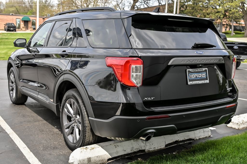 Certified 2024 Ford Explorer XLT w/ Equipment Group 202A AWD/4WD image 8