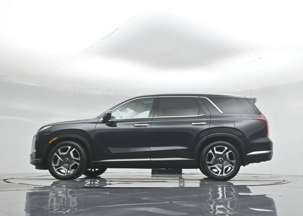 Used 2023 Hyundai Palisade Limited w/ Cargo Package image 55