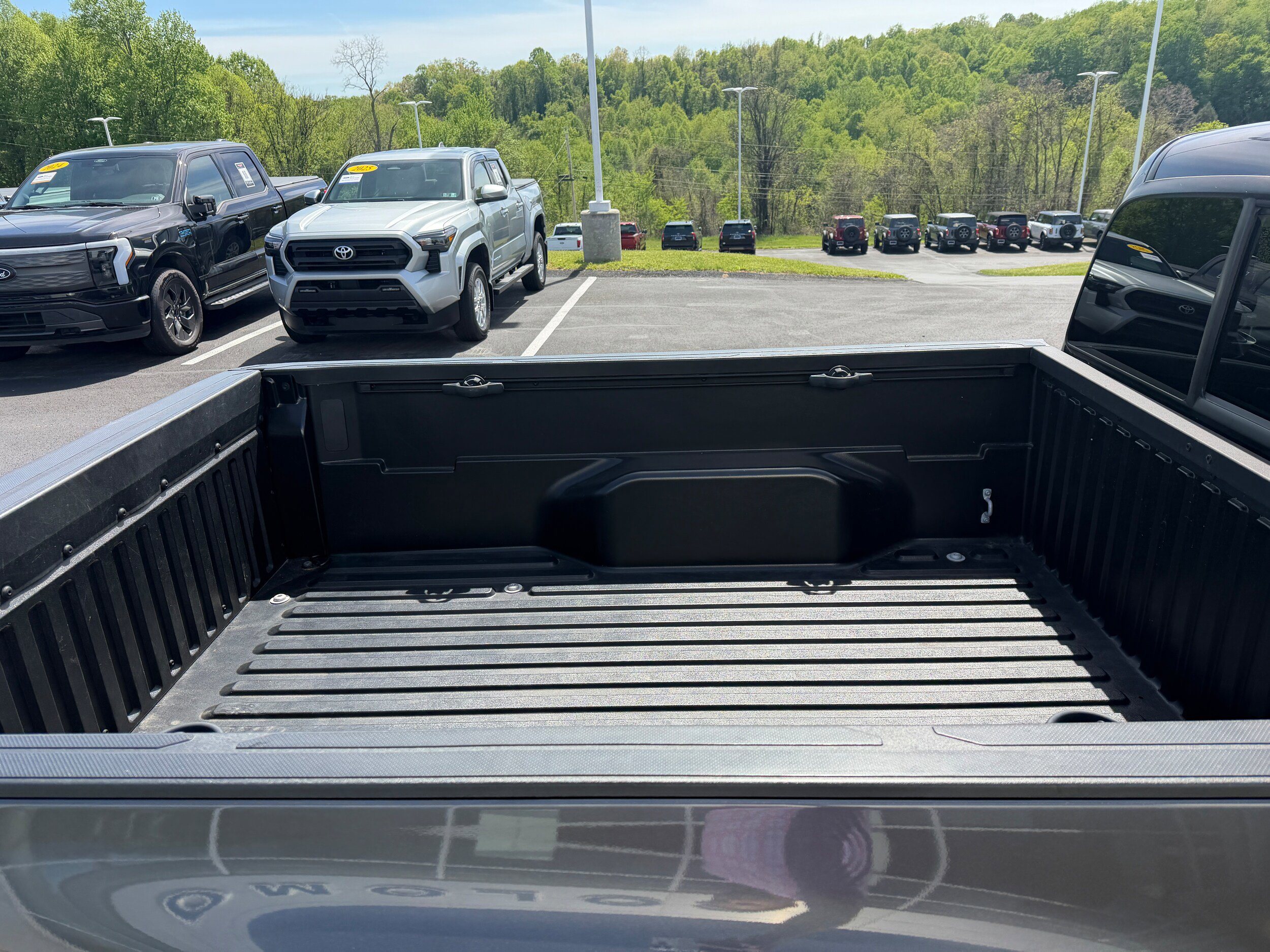 Used 2023 Toyota Tacoma SR AWD/4WD image 14