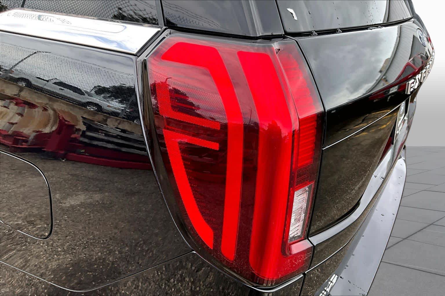 Certified 2025 Ford Expedition Active AWD/4WD image 28