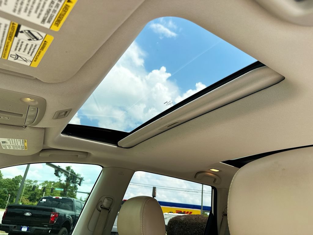 Used 2018 Nissan Pathfinder Platinum FWD image 11