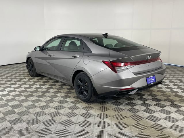 Used 2023 Hyundai Elantra SEL w/ Cargo Package FWD image 22