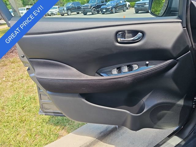 Used 2019 Nissan Leaf SV w/ SV Technology Package FWD image 27