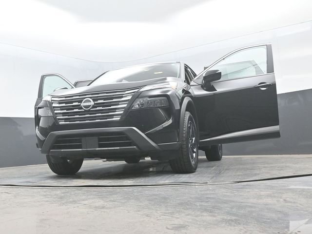 Used 2025 Nissan Rogue SV AWD/4WD image 30