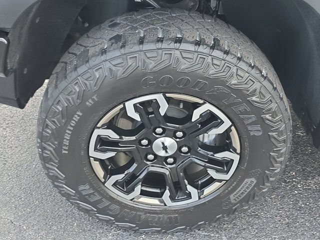 Used 2023 Chevrolet Silverado 1500 ZR2 AWD/4WD image 8