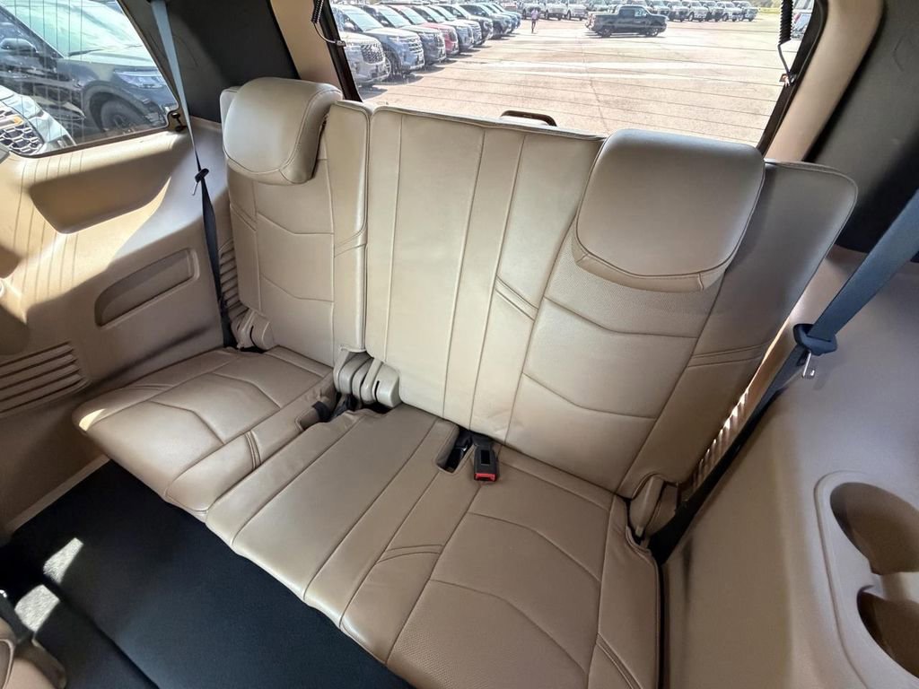 Used 2019 Cadillac Escalade Platinum w/ Escalade Sport Edition image 15