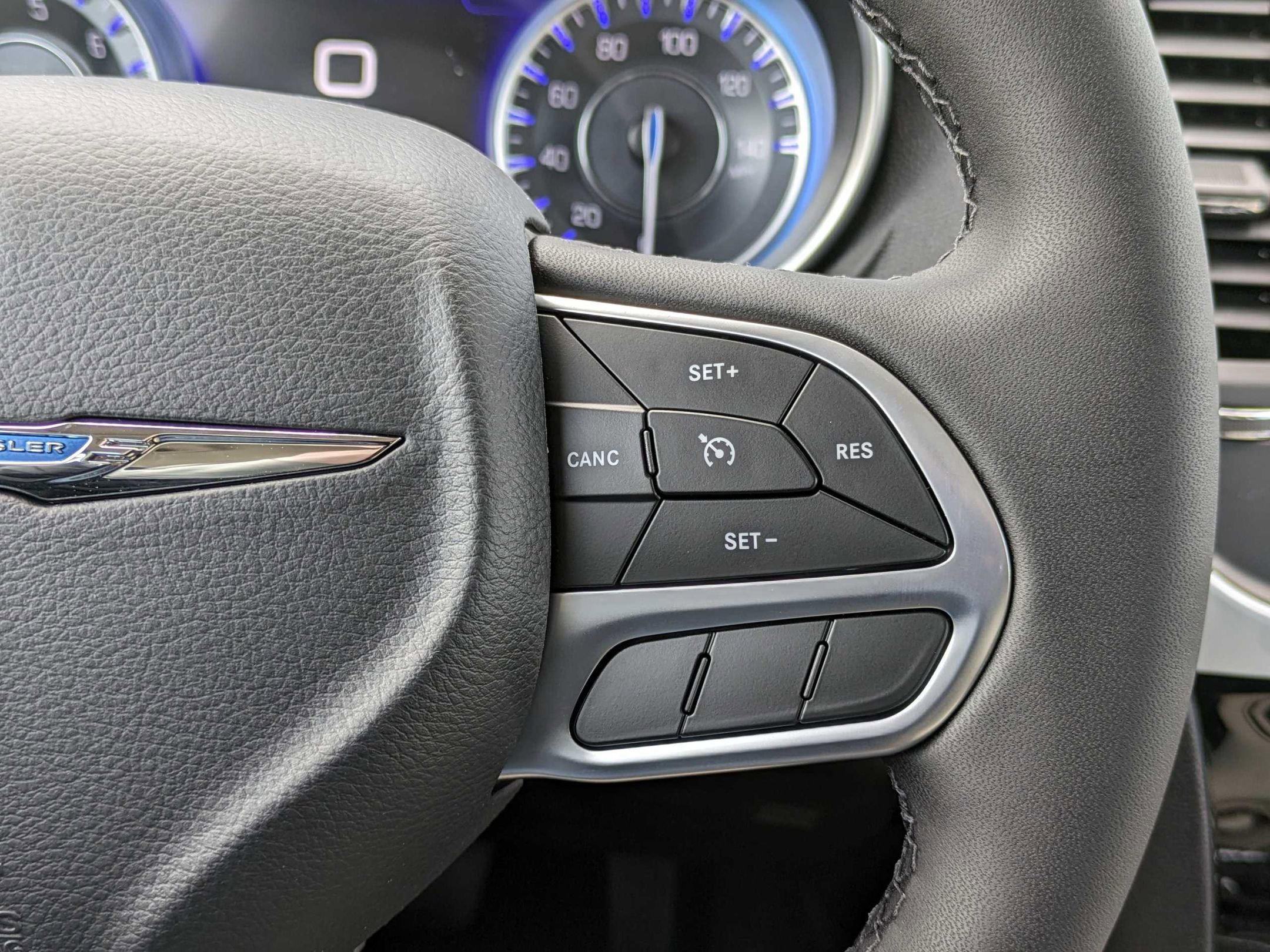 Used 2023 Chrysler 300 Touring w/ Sport Appearance Package image 17