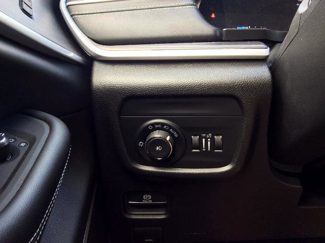 Used 2022 Jeep Grand Cherokee L Limited image 26