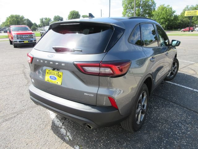 Certified 2025 Ford Escape ST-Line Select AWD/4WD image 12