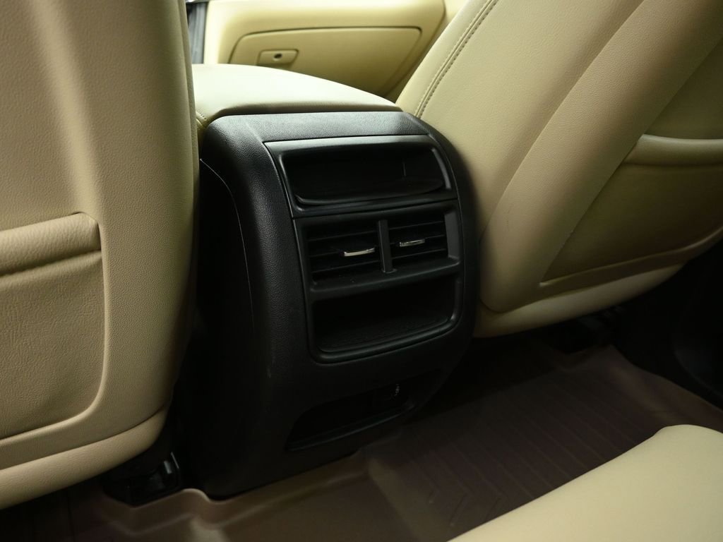 Used 2017 Cadillac XT5 FWD image 19