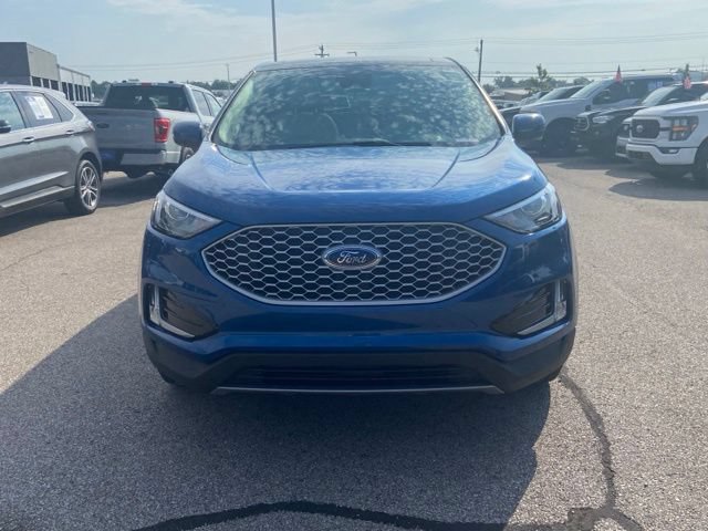 Certified 2023 Ford Edge SEL w/ Convenience Package AWD/4WD image 2