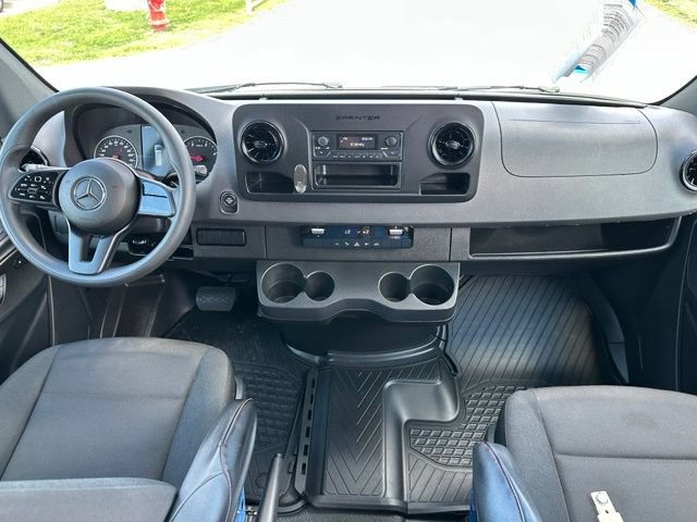Used 2024 Mercedes-Benz Sprinter 2500 image 12
