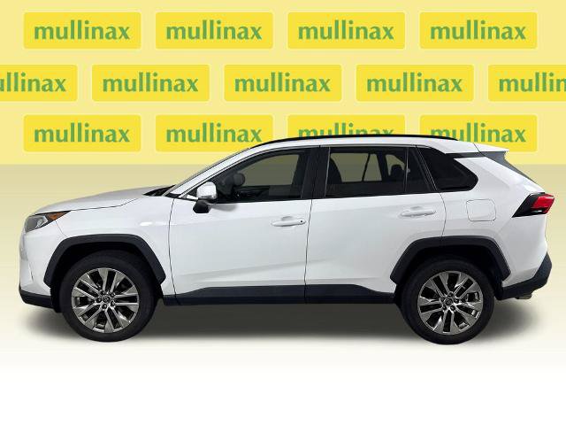 Used 2020 Toyota RAV4 XLE Premium FWD image 13