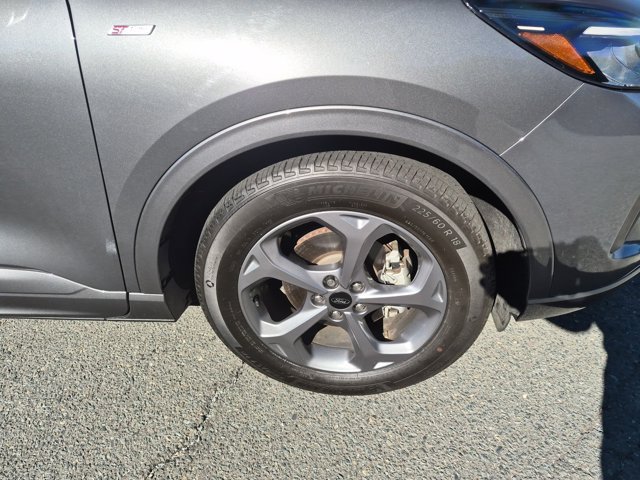 Certified 2023 Ford Escape ST-Line w/ Tech Pack #1 FWD image 11