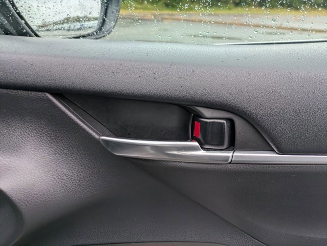 Used 2023 Toyota Camry SE image 32