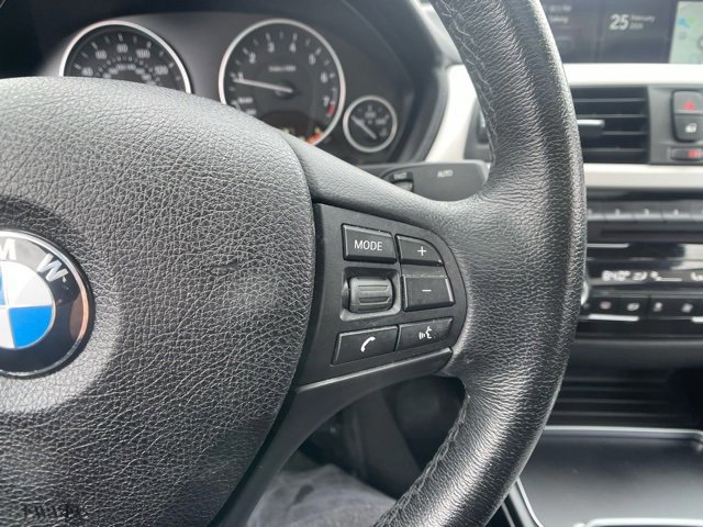 Used 2018 BMW 320i xDrive Sedan w/ Convenience Package image 18