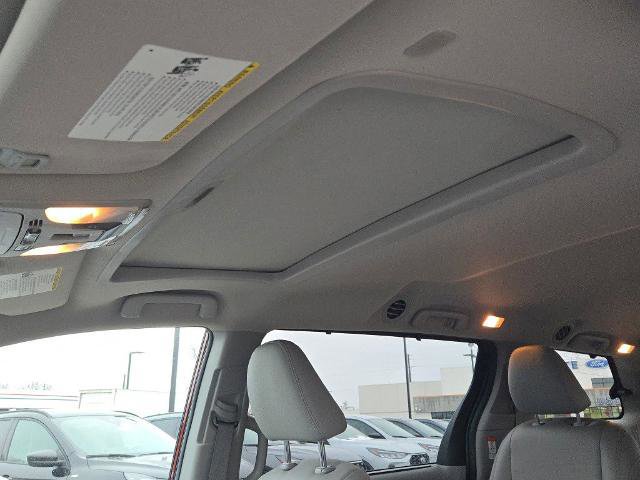 Used 2020 Toyota Sienna XLE image 24