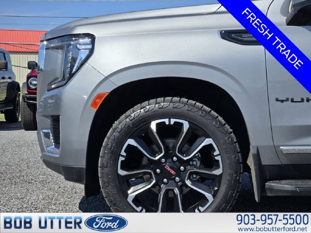 Used 2023 GMC Yukon SLT w/ SLT Premium Package AWD/4WD image 9