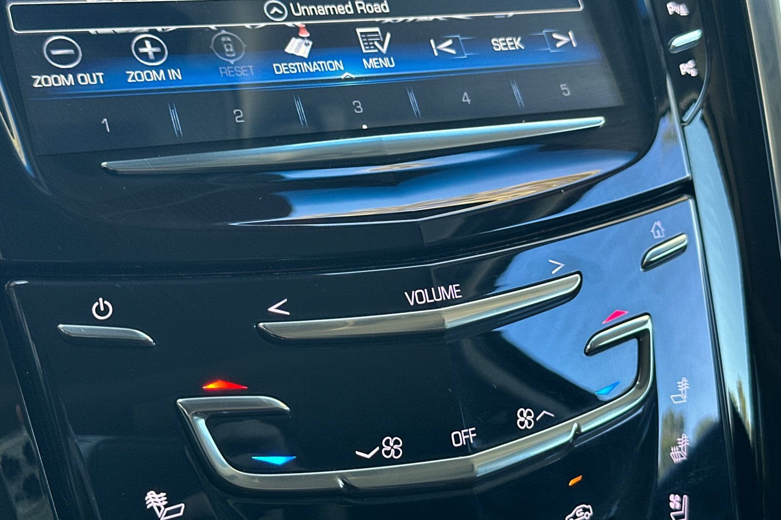 Used 2018 Cadillac Escalade Premium Luxury AWD/4WD image 32