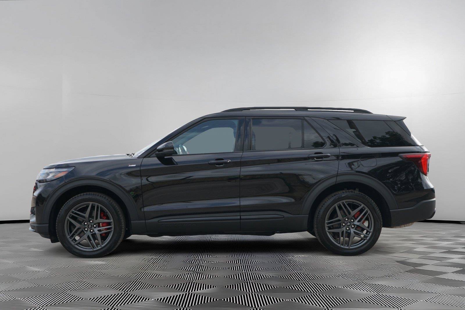 Certified 2025 Ford Explorer ST-Line w/ ST-Line Street Pack AWD/4WD image 7