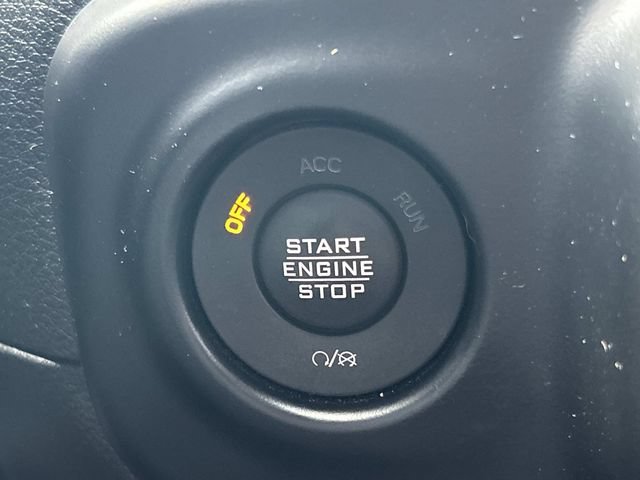 Used 2022 Jeep Wrangler Sport AWD/4WD image 31