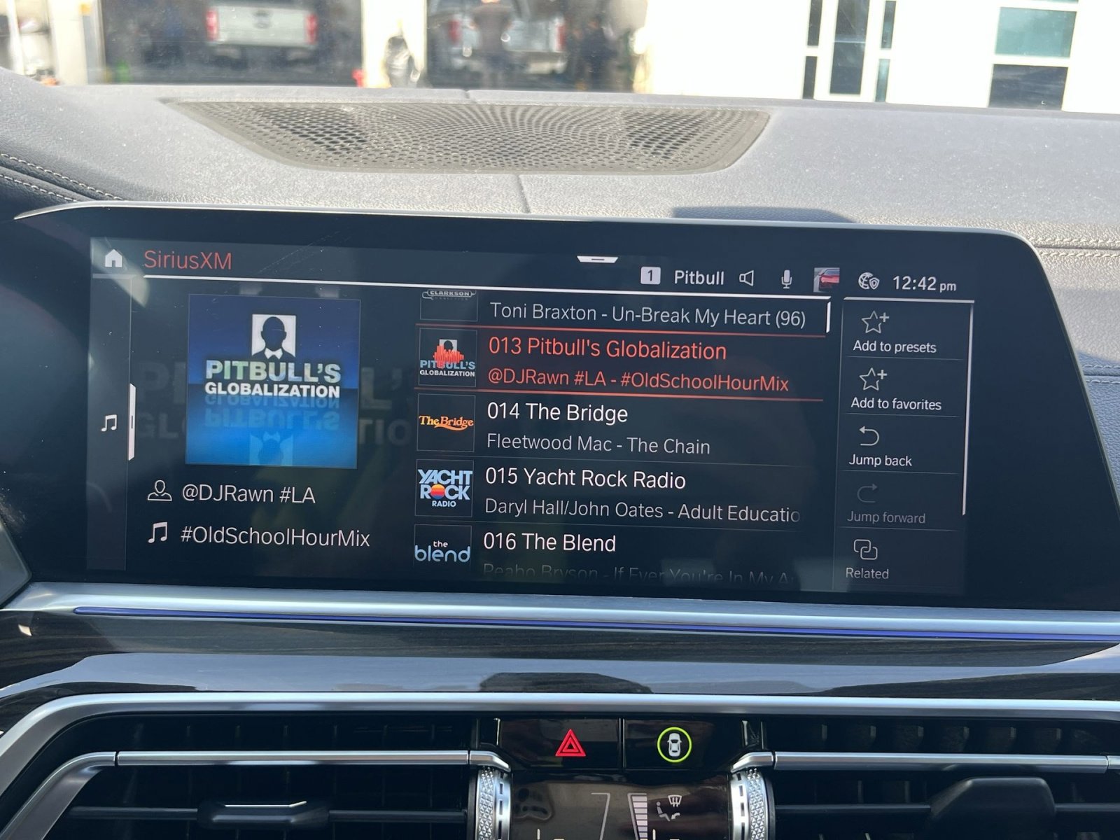 Used 2023 BMW X5 xDrive40i w/ Parking Assistance Package AWD/4WD image 26