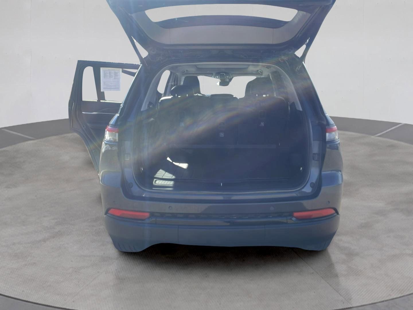 Used 2023 Jeep Grand Cherokee Limited w/ Black Appearance Package AWD/4WD image 20