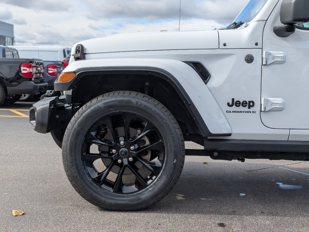 Used 2024 Jeep Gladiator Sport AWD/4WD image 11