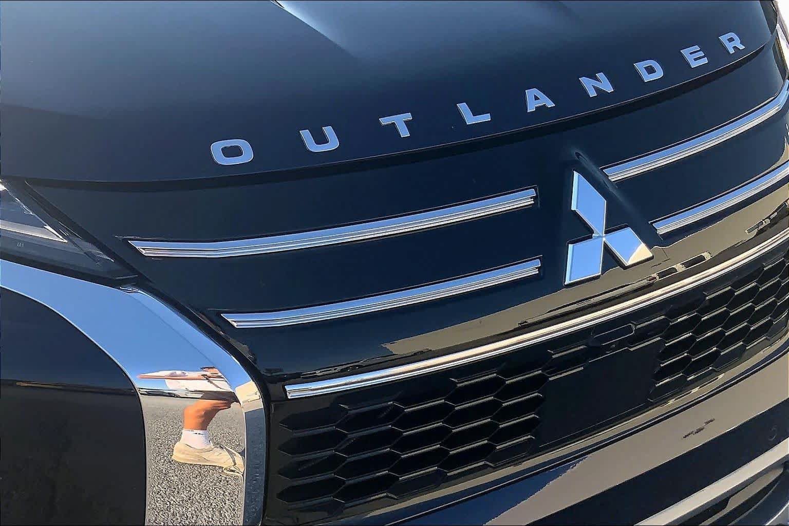 Used 2025 Mitsubishi Outlander SE FWD image 30