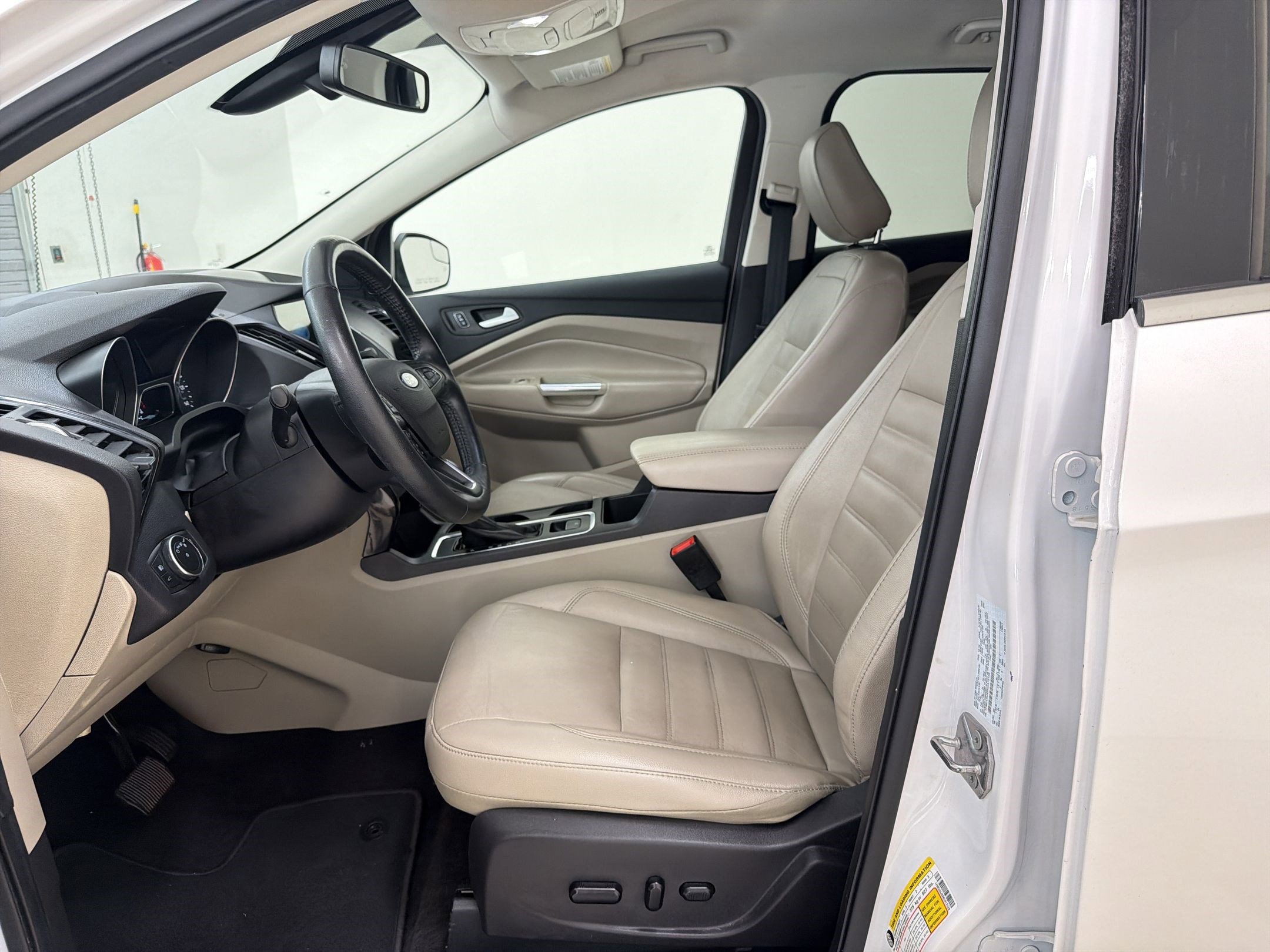 Certified 2019 Ford Escape Titanium FWD image 5
