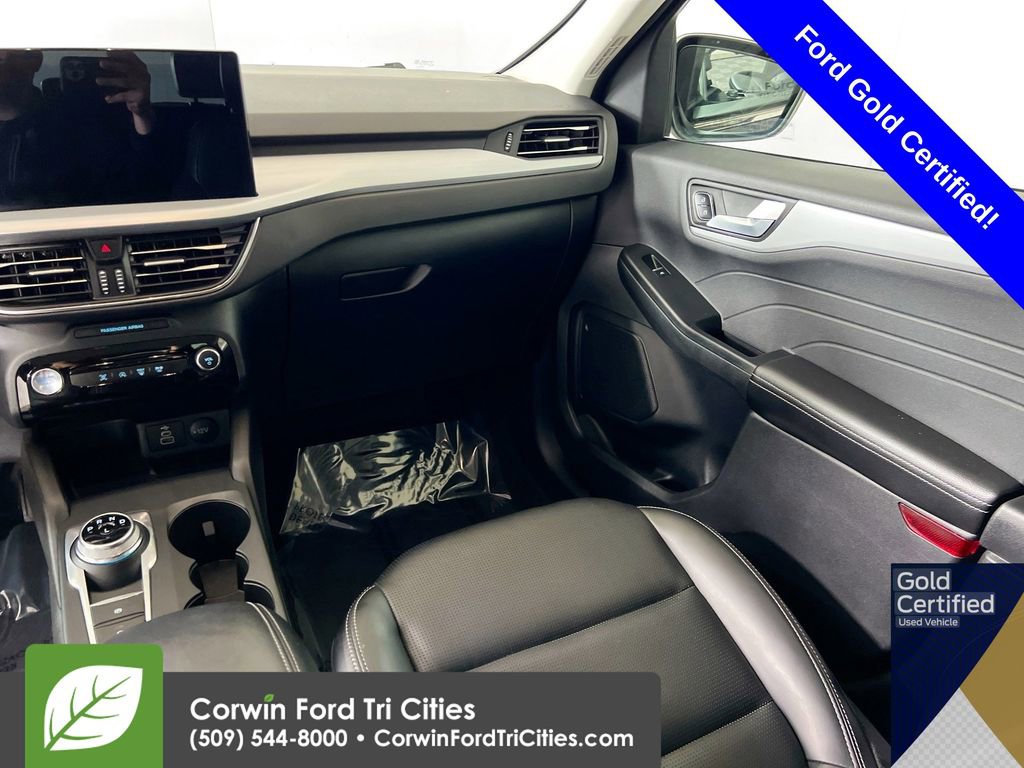 Certified 2025 Ford Escape Platinum image 26