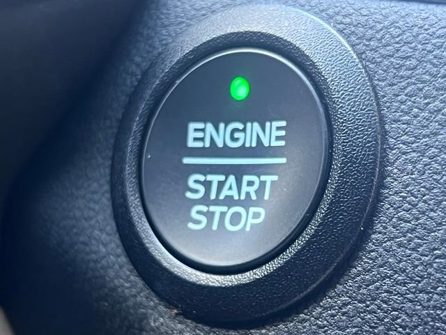 Certified 2022 Ford Escape Titanium FWD image 11
