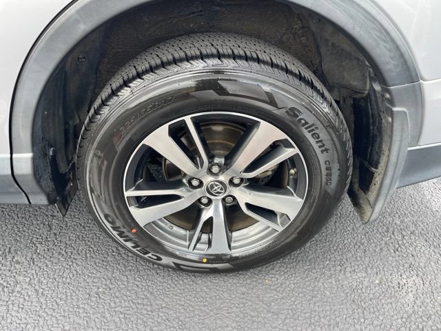 Used 2018 Toyota RAV4 XLE FWD image 4