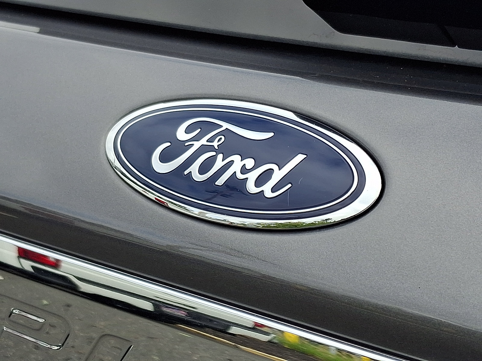Certified 2023 Ford Explorer XLT w/ Equipment Group 202A AWD/4WD image 31