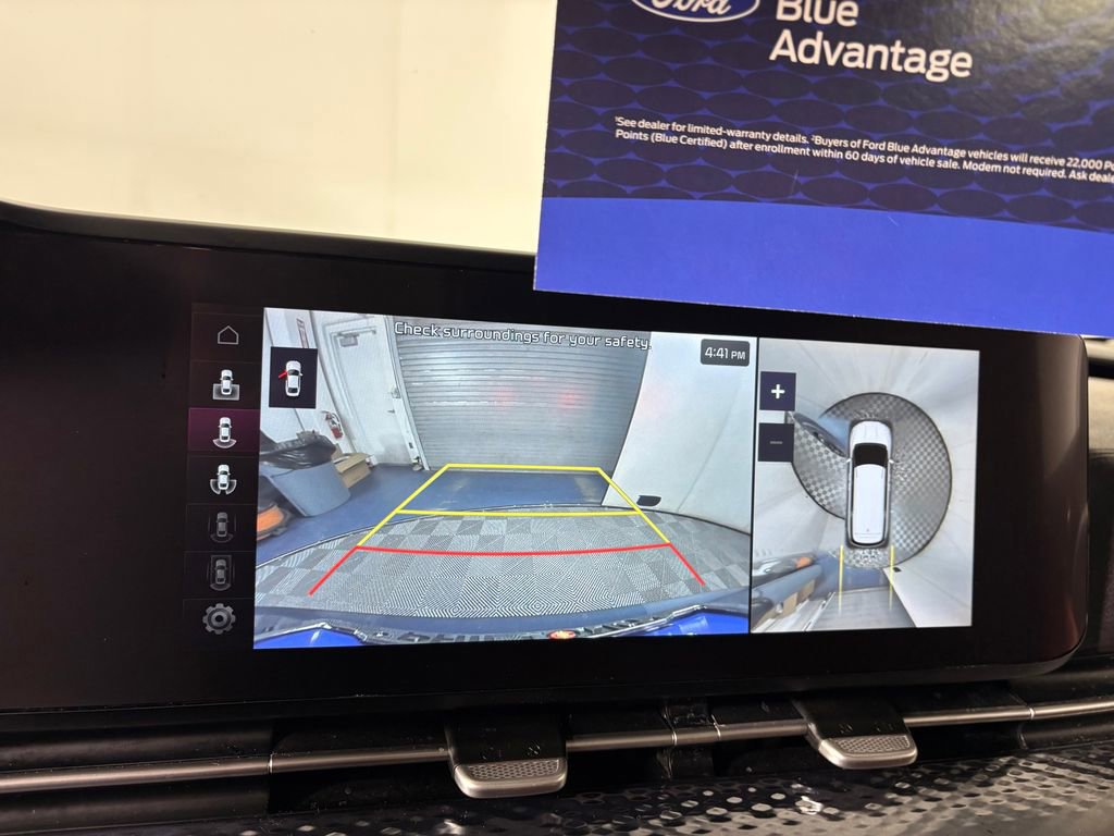 Used 2023 Kia Carnival SX Prestige image 18