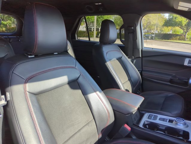 Certified 2023 Ford Explorer ST-Line w/ Class IV Trailer Tow Package image 27