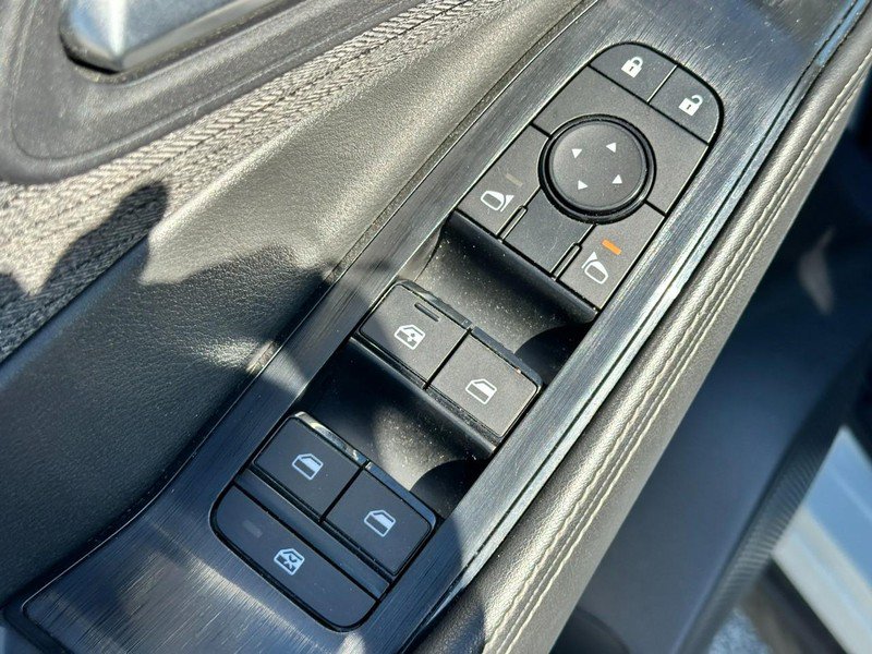 Used 2023 Nissan Rogue SV FWD image 16