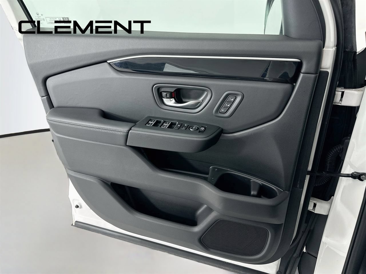 Used 2025 Honda Pilot EX-L image 27