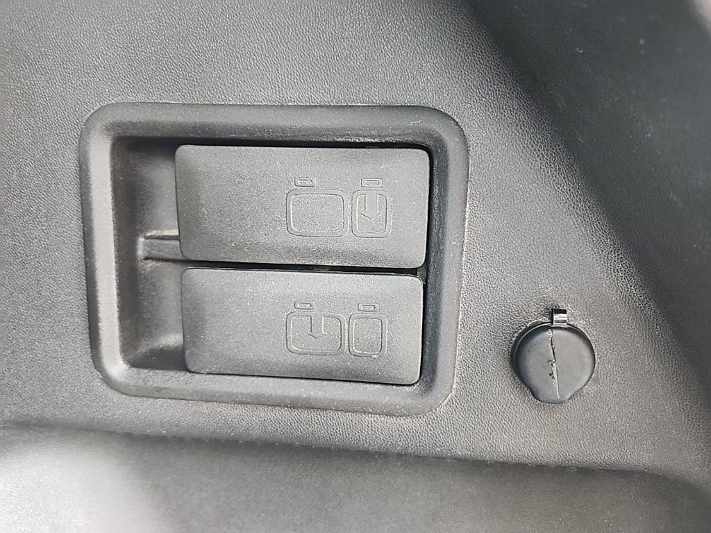 Used 2021 Chevrolet Equinox LT AWD/4WD image 18
