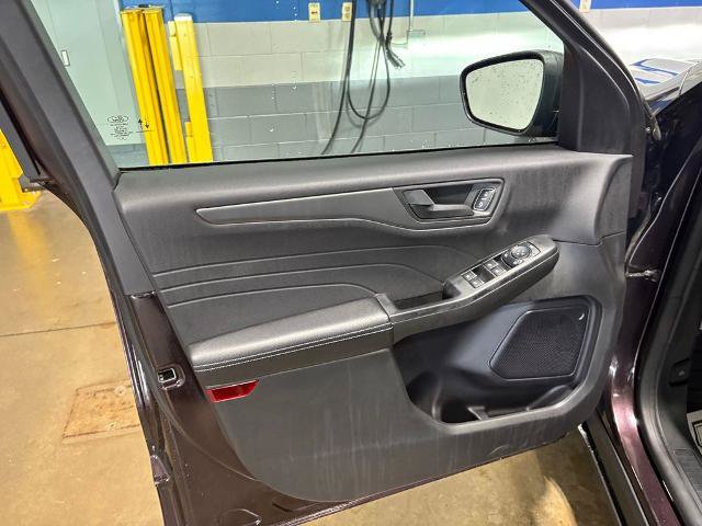Certified 2023 Ford Escape Active AWD/4WD image 24