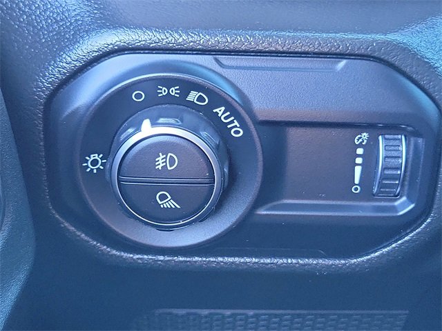 Used 2023 Jeep Gladiator Mojave w/ Cold Weather Group image 19