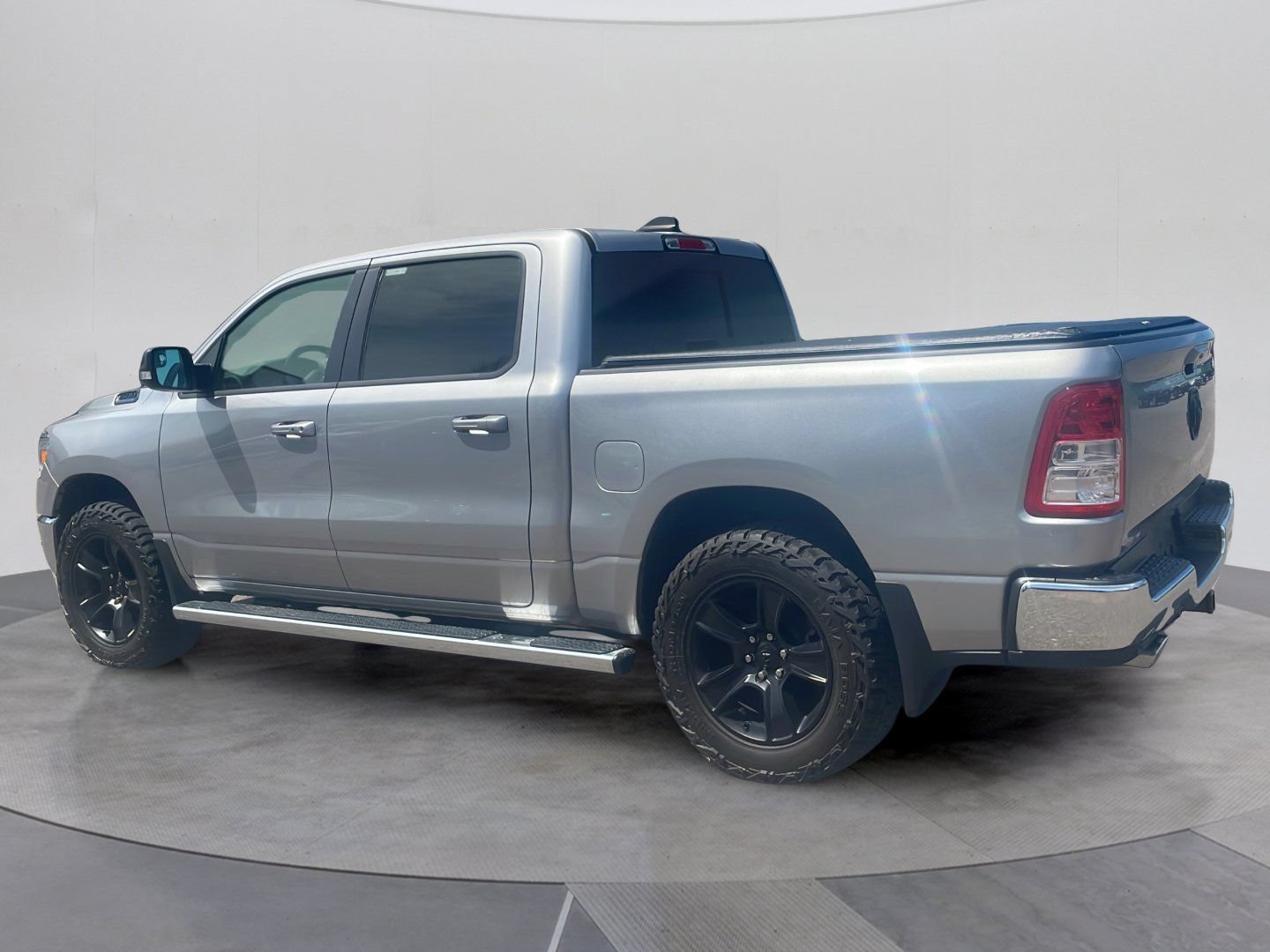 Used 2022 RAM 1500 Big Horn AWD/4WD image 3