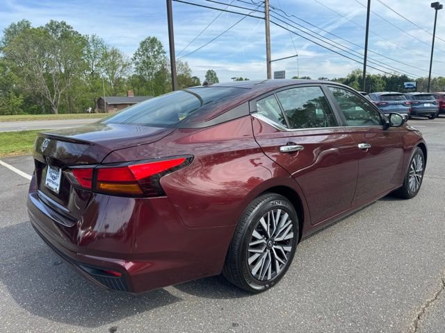 Used 2025 Nissan Altima 2.5 SV FWD image 8