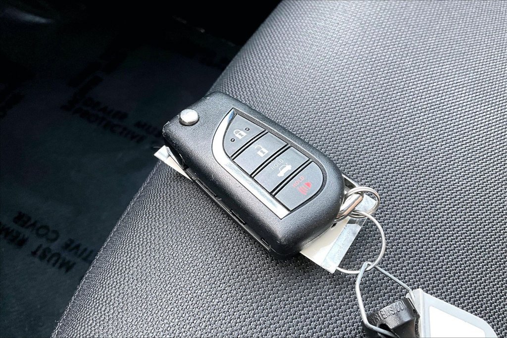 Used 2025 Toyota Corolla LE FWD image 11