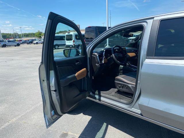 Used 2024 GMC Canyon AT4 w/ AT4 Premium Package AWD/4WD image 9
