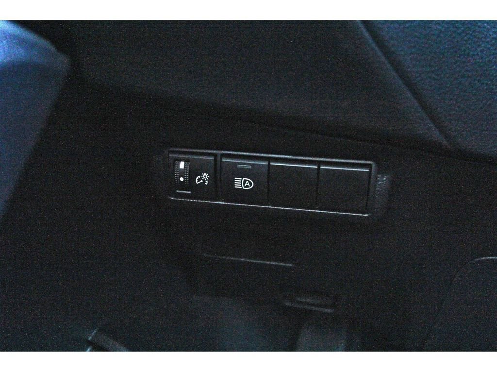 Used 2024 Toyota Corolla Cross LE image 20