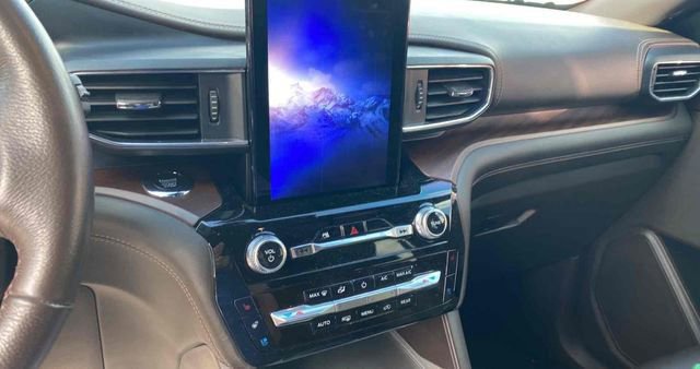 Certified 2024 Ford Explorer King Ranch w/ Technology Package image 4