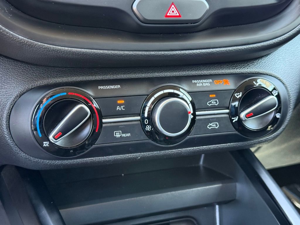 Used 2023 Kia Soul LX w/ LX Technology Package FWD image 10